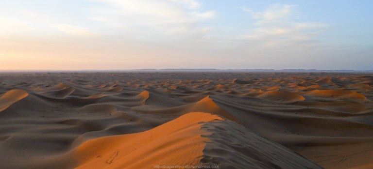 Desierto del Sáhara al amanecer Desierto del Sáhara al amanecer