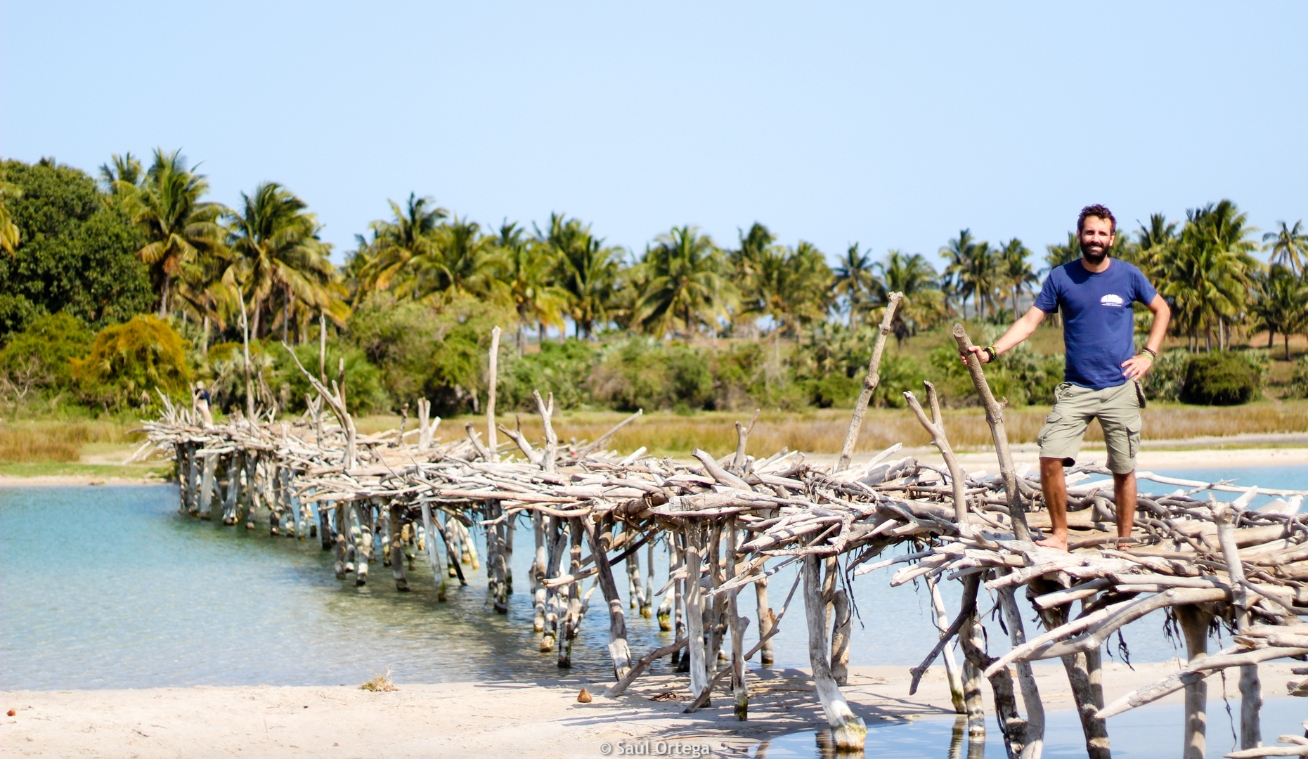 Mi barba en el puente del lago - Quissico (Mozambique)