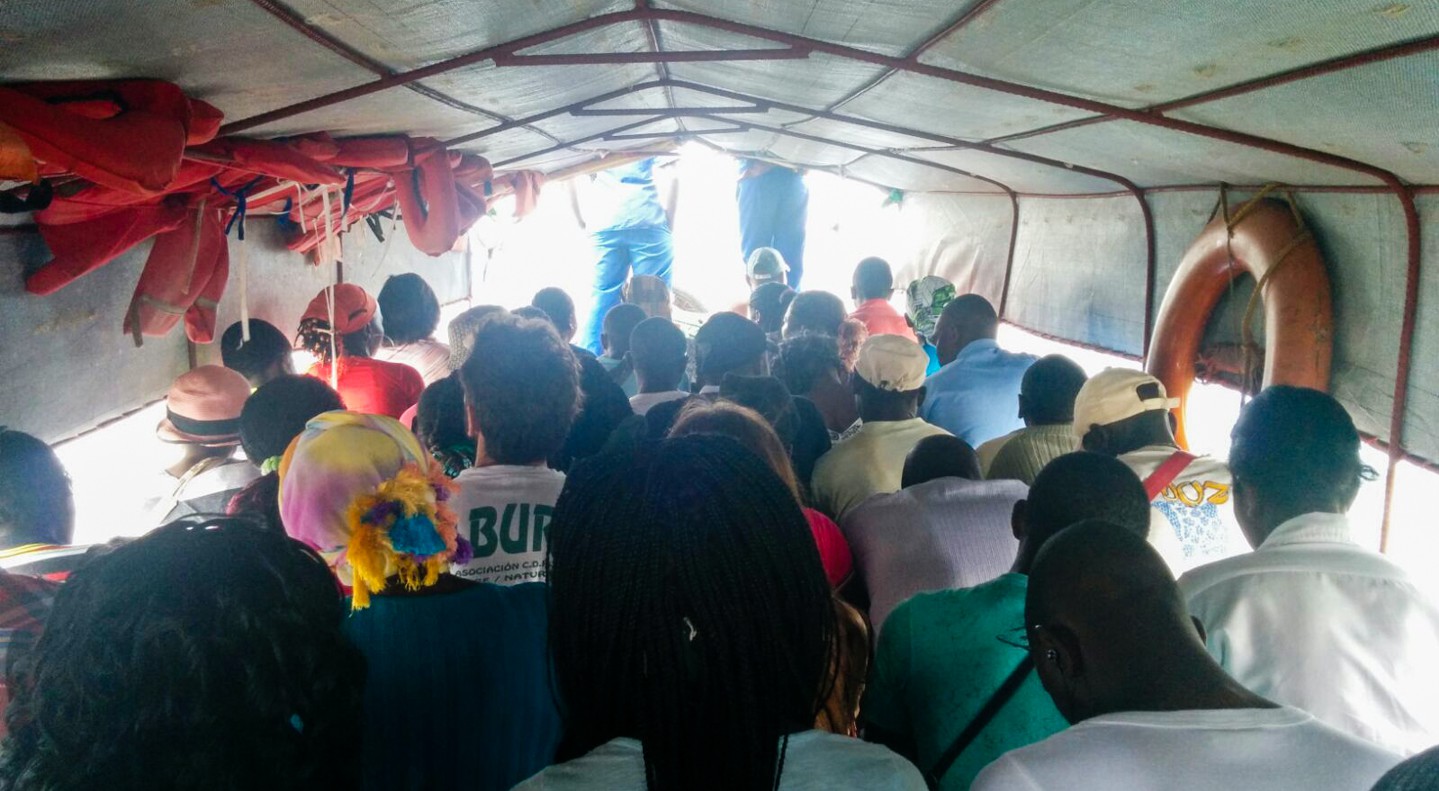 Barco-chapa en Inhambane (Mozambique)