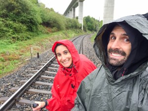 Peregrinos bajo la lluvia