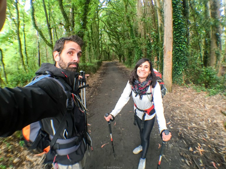 Peregrinos llegando al final del Camino