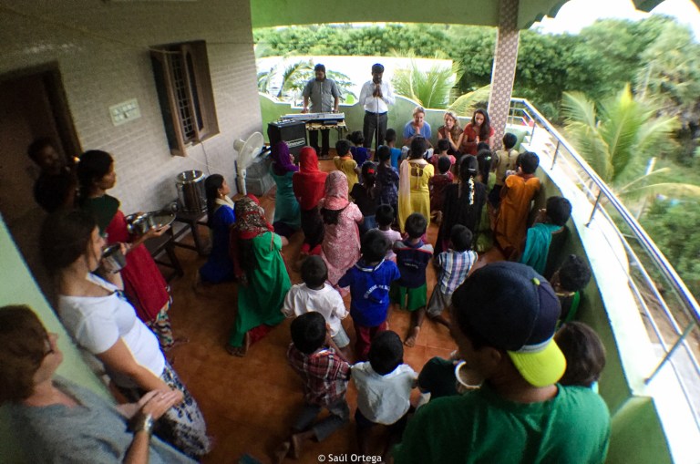 En Care Foundation pudimos compartir algunos momentos con los niños como unos bailes y canciones. Los niños y nosotros lo pasamos en grande!