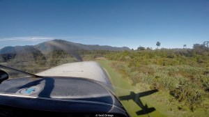 Saliendo del parque en avioneta. Cómo si no? - Hollyford Track - New Zealand